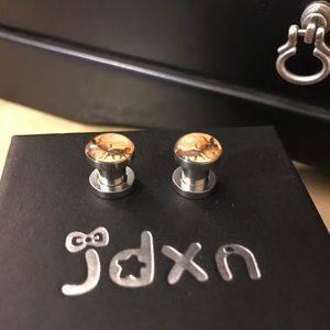 2 gauge Stainless Steel Cats Tunnels/Plugs